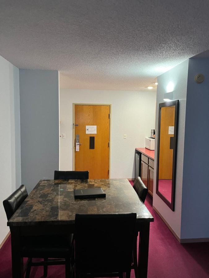 Pictured Rocks Inn And Suites Мунизинг Экстерьер фото