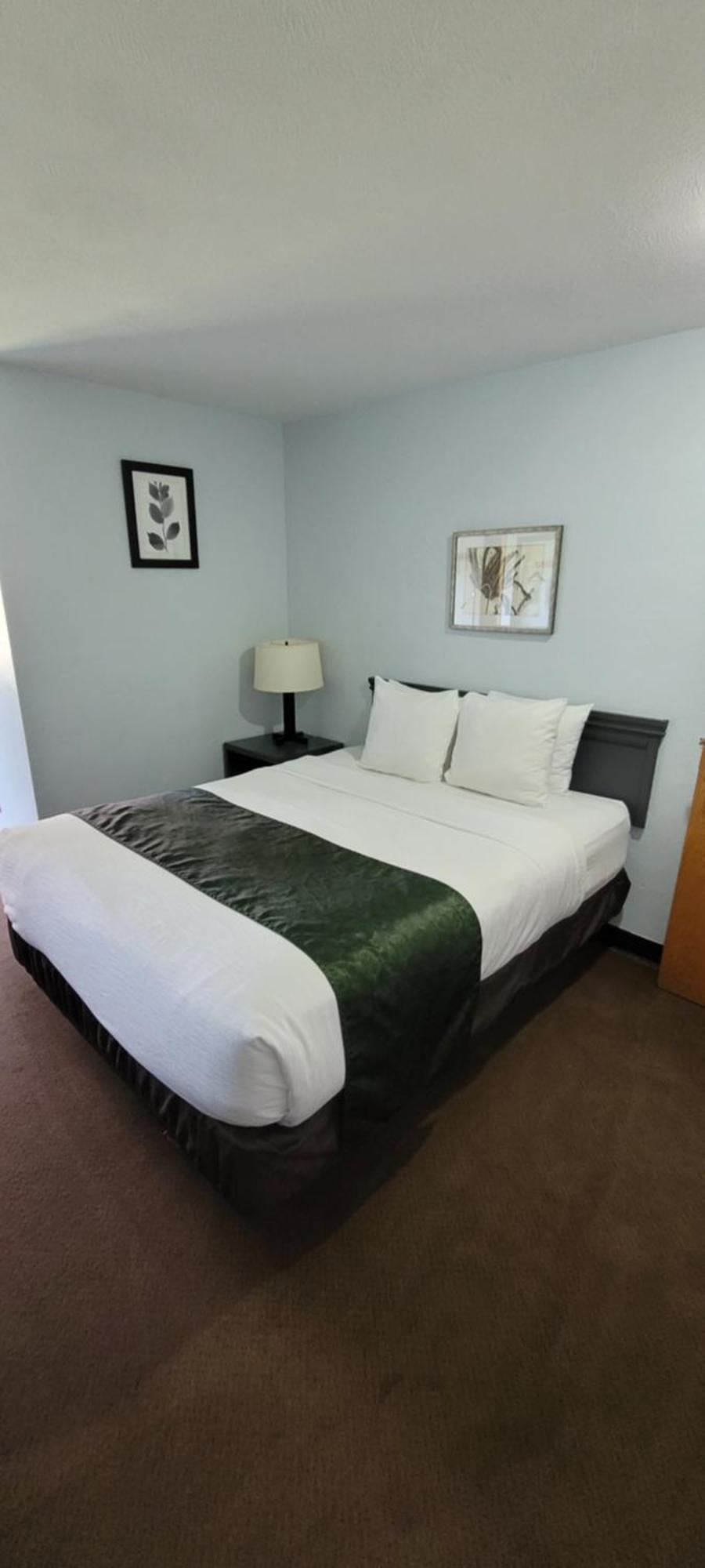 Pictured Rocks Inn And Suites Мунизинг Экстерьер фото
